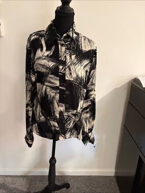 Anne Klein Black & White Abstract Brushstroke Button-Down Shirt